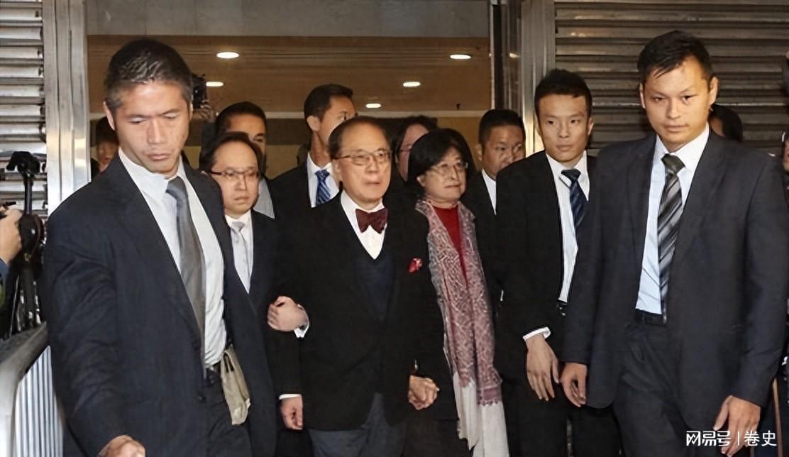 2026世界杯官方app下载-“治港败类”曾荫权：治理香港7年，为何却在卸任后，获刑20个月